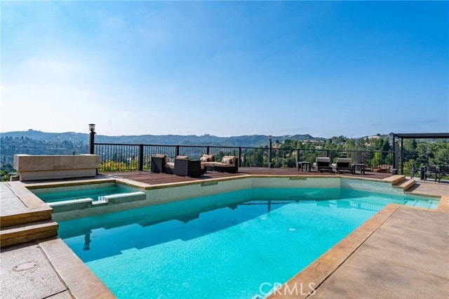 Building Photo - 4372 Park Vicente