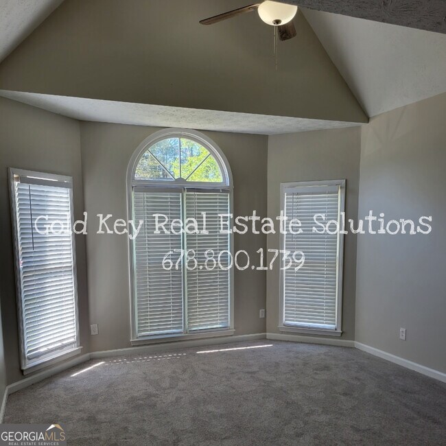 Building Photo - 915 Burning Bush Dr