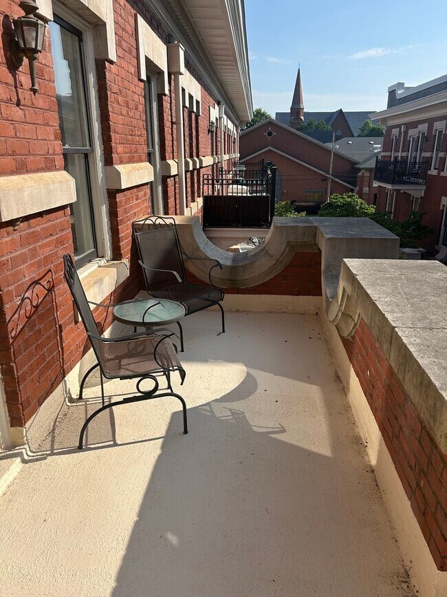 Building Photo - Greenville, 1BD/1BD, 894SF