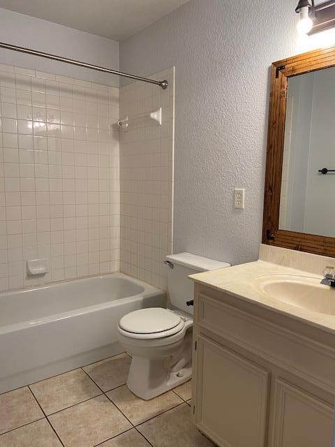 Building Photo - 3700 Dustin Ct