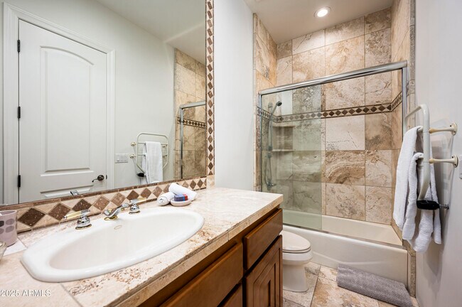 Building Photo - 6649 E Berneil Dr