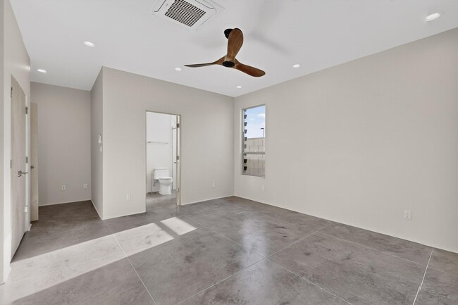 Building Photo - 705 Alcalde Pl SW