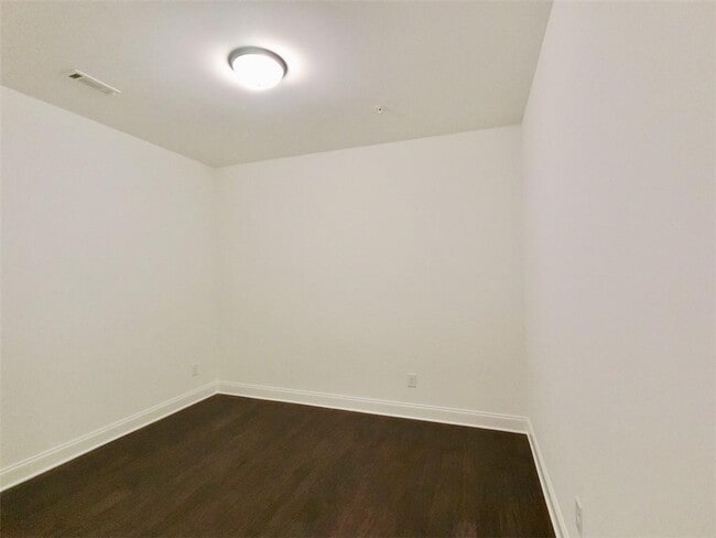Building Photo - 6735 Encore Blvd