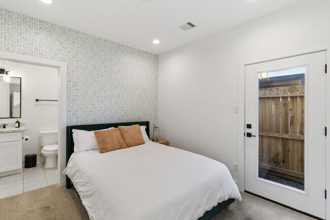 Building Photo - 1807 Lee St