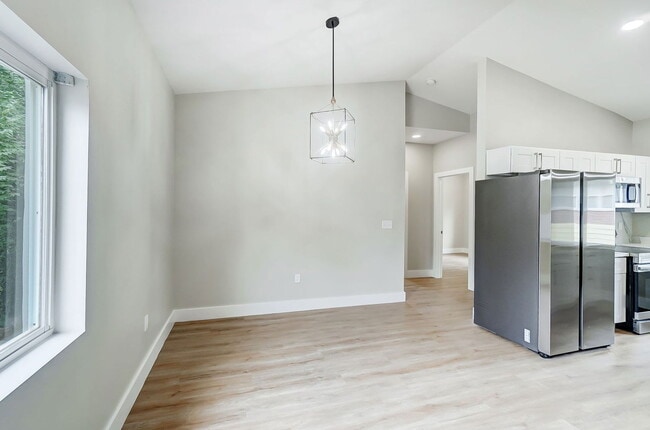 Building Photo - 3719 Kirkup Ave