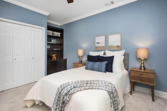 Building Photo - 5 bedroom in Chicago IL 60614