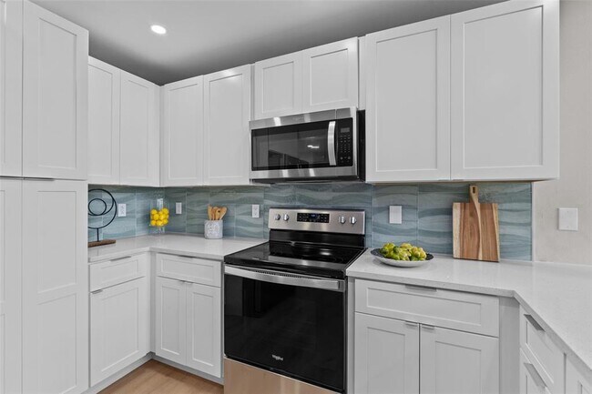 Building Photo - 103 Comanche Dr