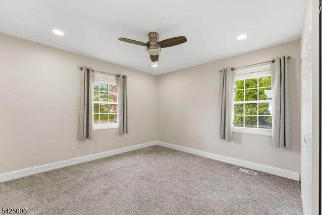 Building Photo - 3 Cypress Rd