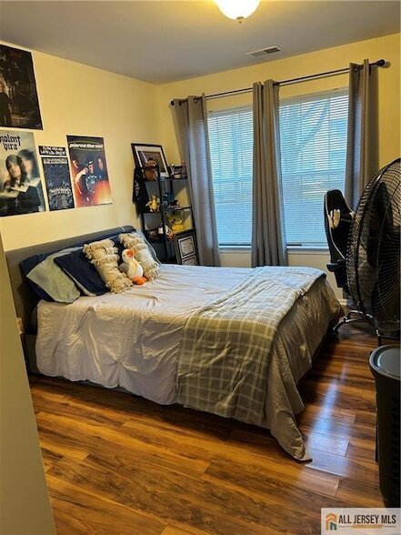 Building Photo - 1001 Cypress Ln