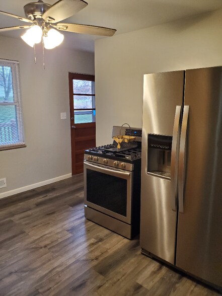 Building Photo - 5603 Barbara Ct