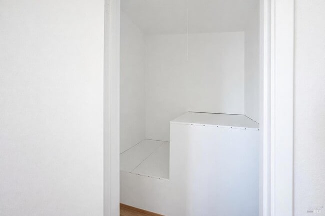 Building Photo - 5122 Potrero Ave