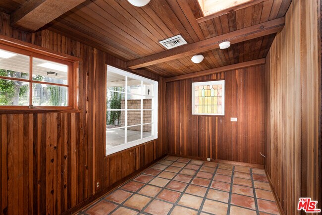 Building Photo - 14842 Morrison St