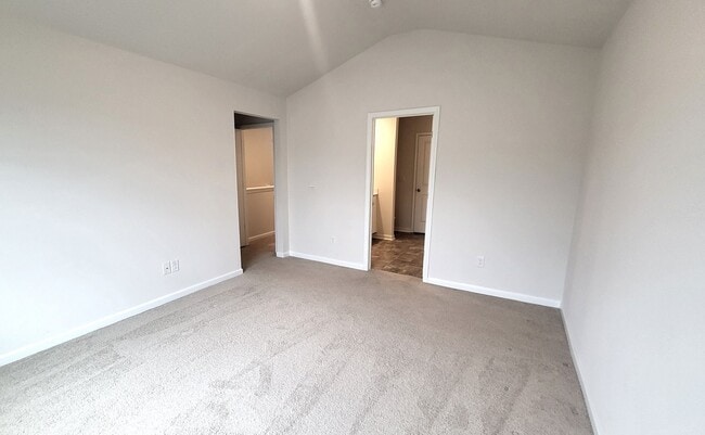 Building Photo - New Three Bedroom Townhouse in Greer SC!