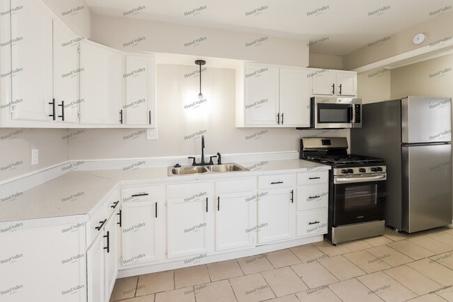 Building Photo - 1310 N Indian Ln