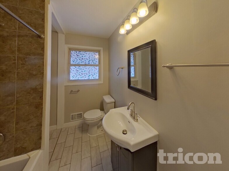 Building Photo - 6680 168th St W