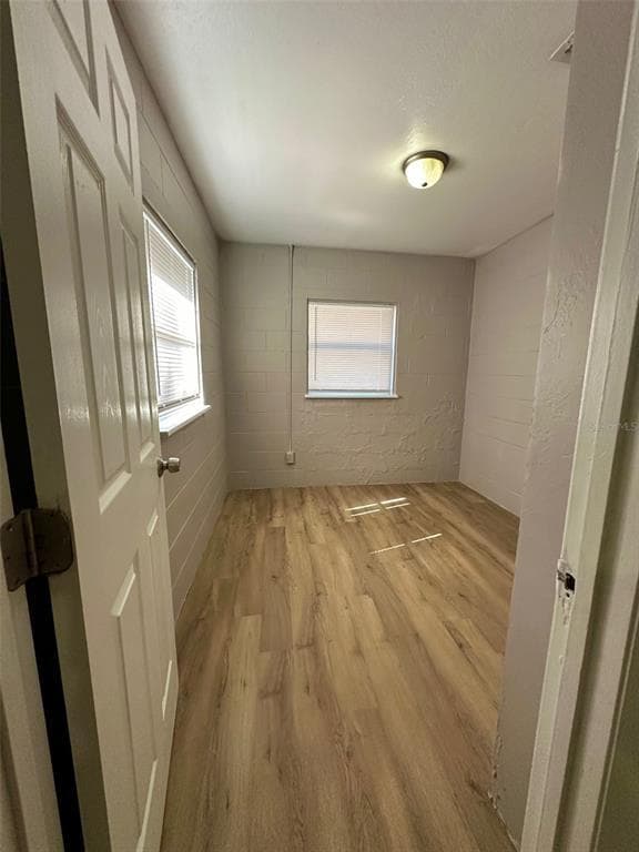 Building Photo - 637 NE Waldo Rd