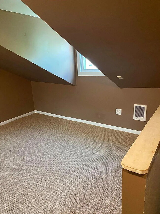 Building Photo - Charming 2BR South Side Home | Updated Kitchen w/ Dishwasher | Prime Pittsburgh Location