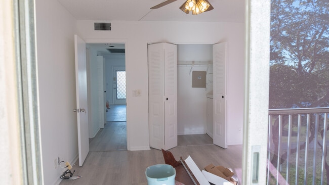 Building Photo - 400 SW 134th Way