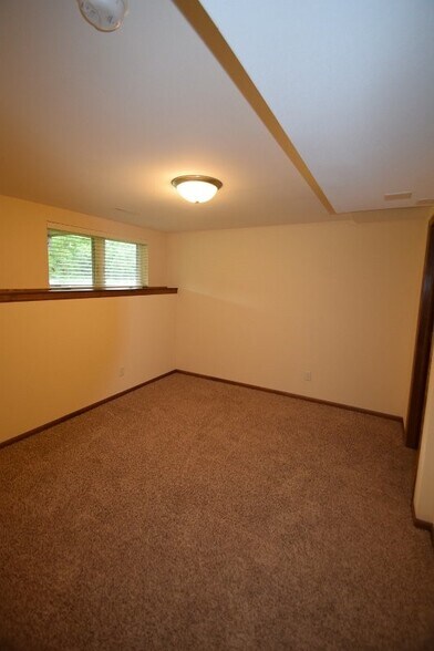 Building Photo - 8845 Red Beryl Dr