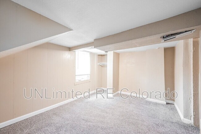 Building Photo - 4967 Lincoln St