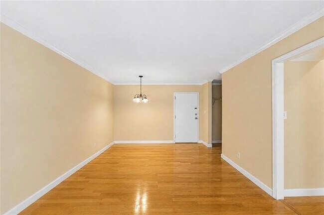 Building Photo - 395 Pharr Rd NE