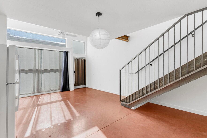 Building Photo - 200 Cornell Dr