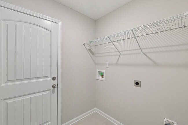 Building Photo - 383 Kingland Ln