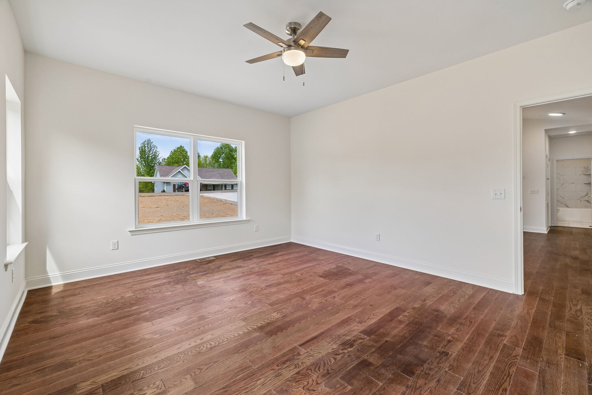 Building Photo - 551 Skyview Dr