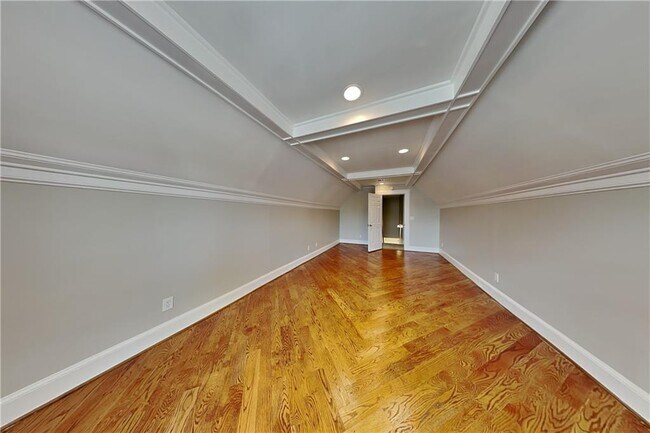 Building Photo - 401 Oscar Way