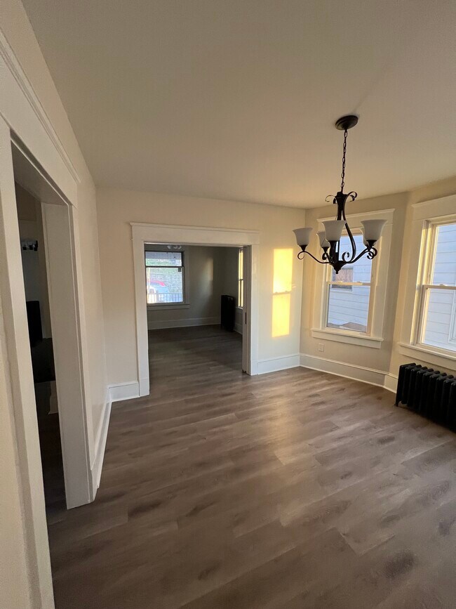 Building Photo - 815 Grove St