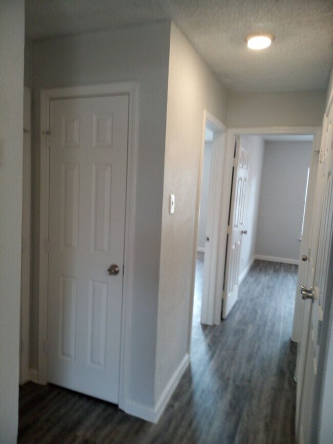 Building Photo - Modern 2-Bedroom Home in Heritage Neighbor...