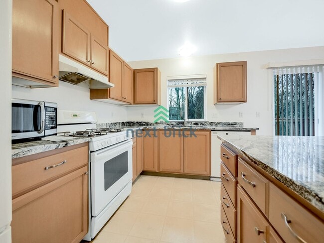 Building Photo - 3 BED & 2 BATH SINGLE FAMILY HOUSE FOR RENT