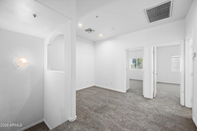 Building Photo - 4608 W Maryland Ave