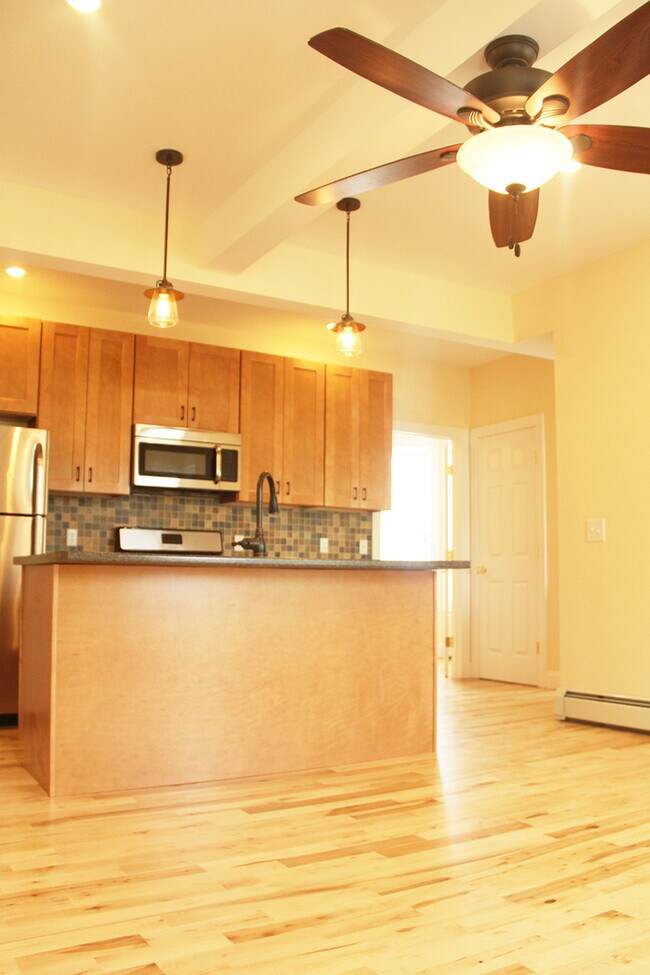 Building Photo - 26 Converse Ct