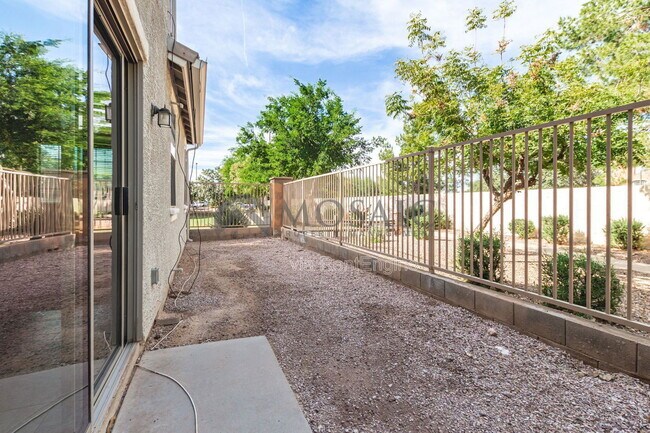 Building Photo - 1650 E Joseph Way