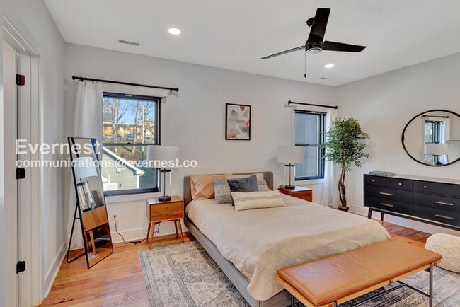 Building Photo - 3 Bed/3 Bath Home with Garage / Pet-Friendly / Available Now!