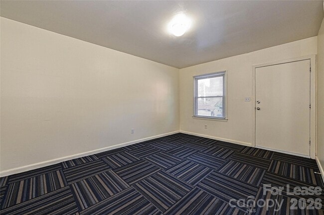 Building Photo - 268 Church St N