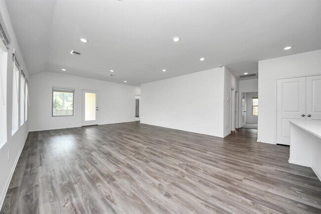 Building Photo - 1351 Antigua Dr