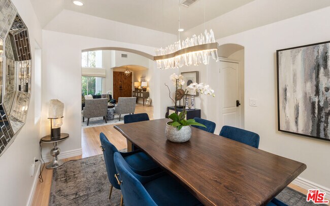 Building Photo - 4513 Tobias Ave