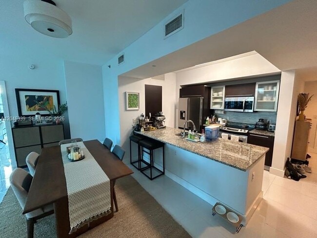 Building Photo - 951 Brickell Ave