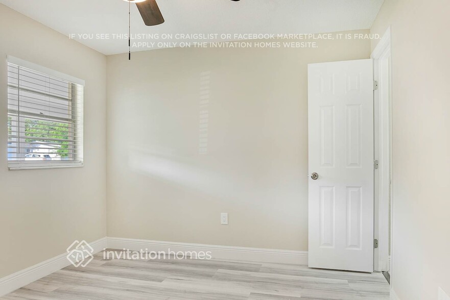 Building Photo - 3213 Sutton Dr
