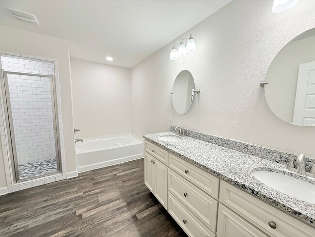 Building Photo - Beautiful 3-Bedroom Home - Open Split Floo...