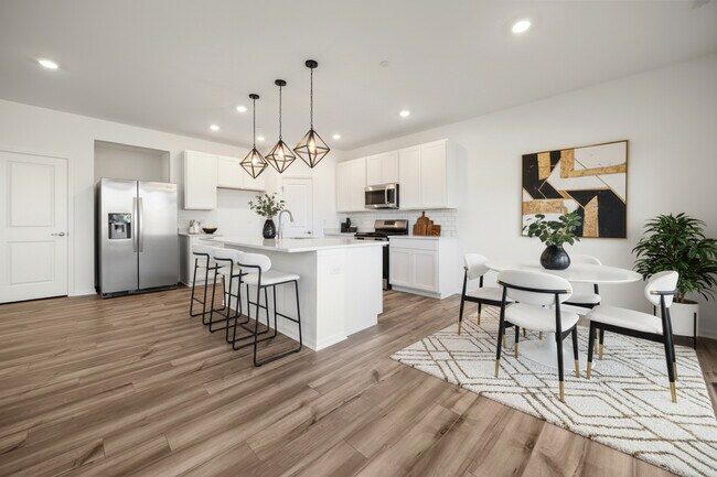 Building Photo - 668 Cassia Ct