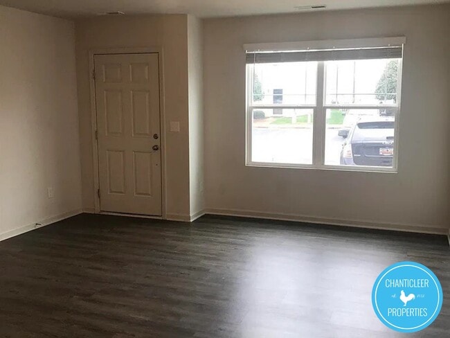 Building Photo - 5 Belhaven Dr