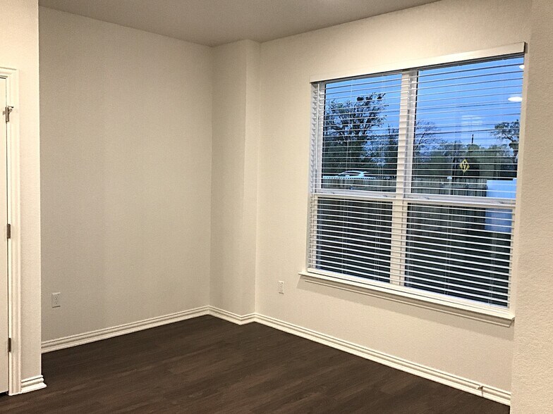 Building Photo - 2708 Geronimo Creek