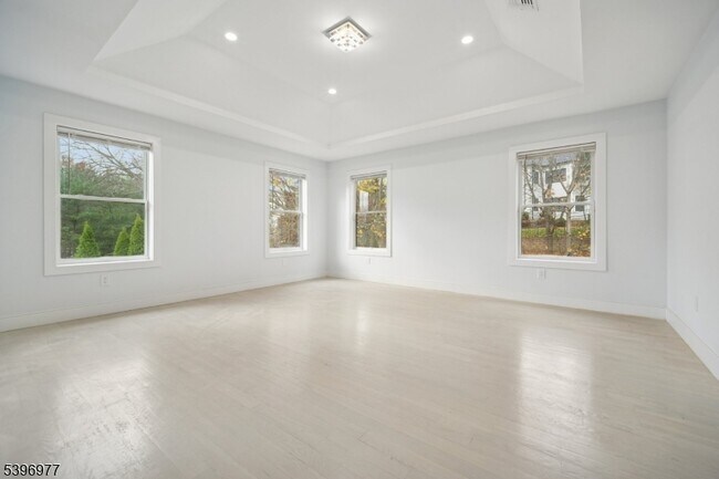 Building Photo - 134 Hillside Ave