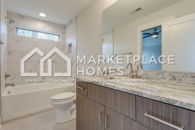 Building Photo - 2119 Herman St