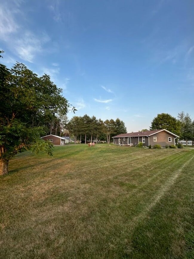 Building Photo - Spacious 3-Bedroom, 2-Bath Home in Middleb...
