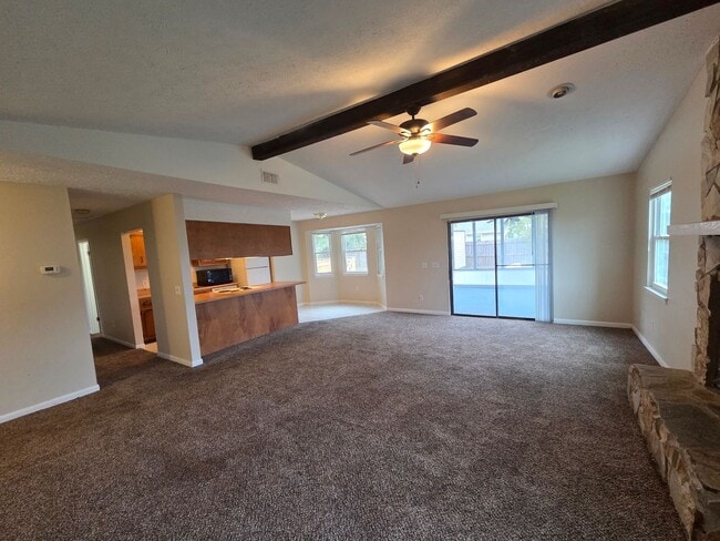 Building Photo - Peaceful Living at the End of a Cul-de-Sac!