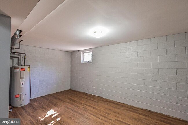 Building Photo - 7046 Leestone St